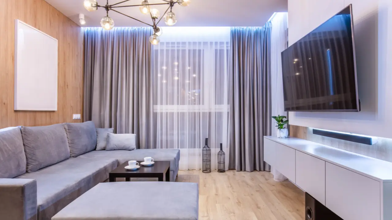 Sala de Estar Moderna com Piso Vinílico Amadeirado